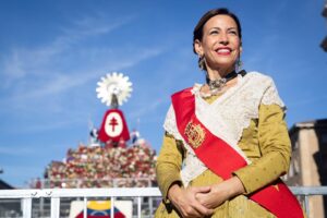 traje ofrendaflores
