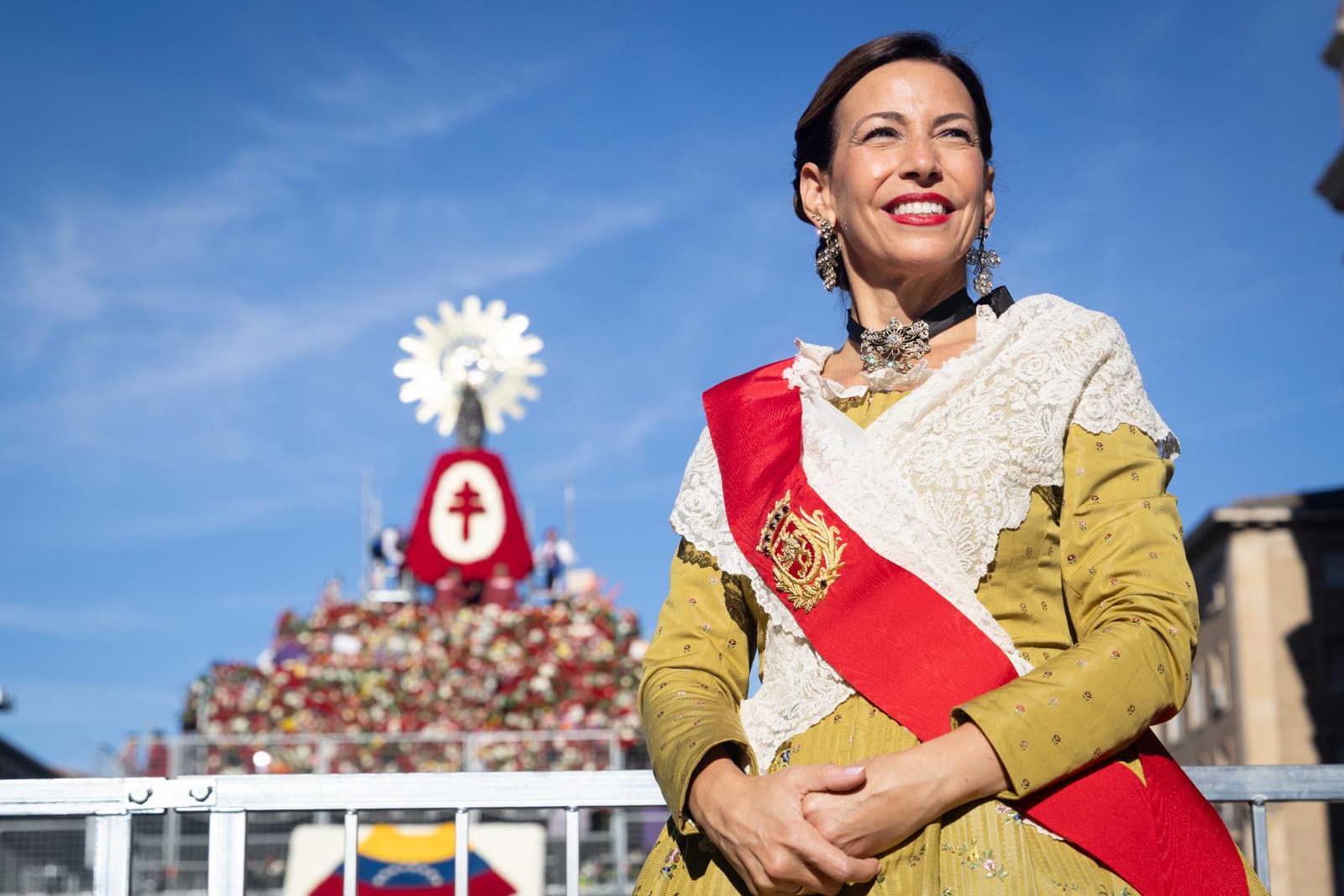 traje ofrendaflores